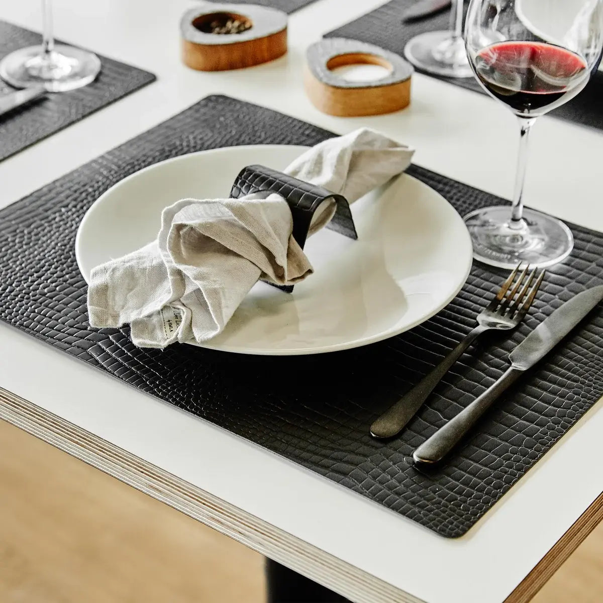 B-Ware Lind Dna Tischset Platzset Square L Leder Anthrazit Tischunterlage 2 Stück - 5711590996622