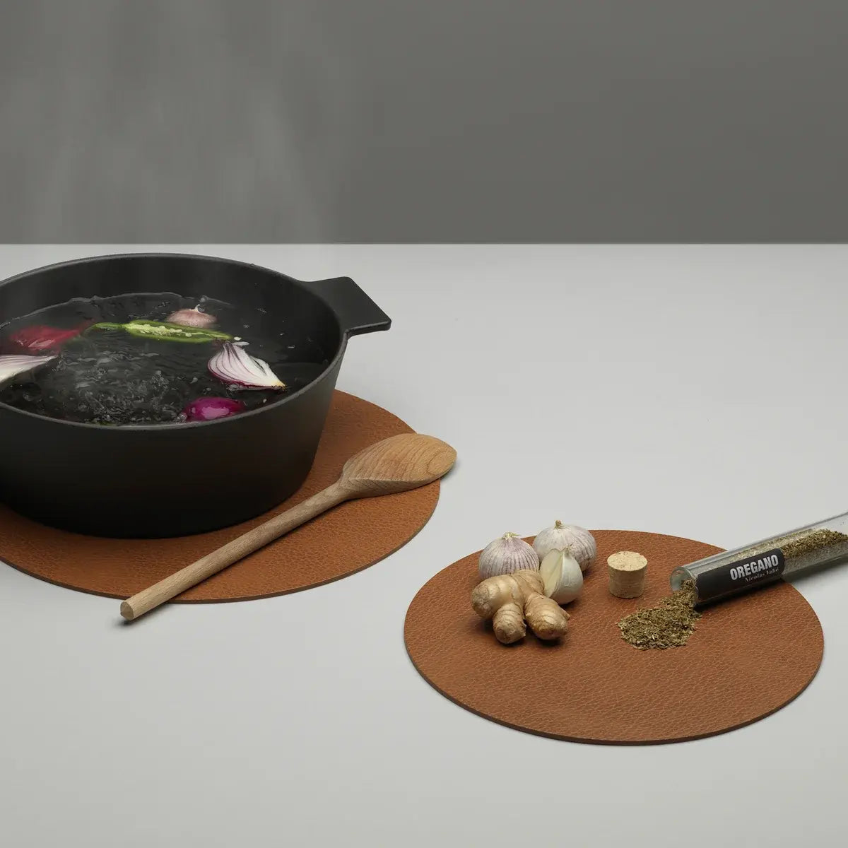 B-Ware Topfuntersetzer Untersetzer Lind Dna Circle Hot Mat Leder Hellgrau 30 Cm Cloud - 5711590503097