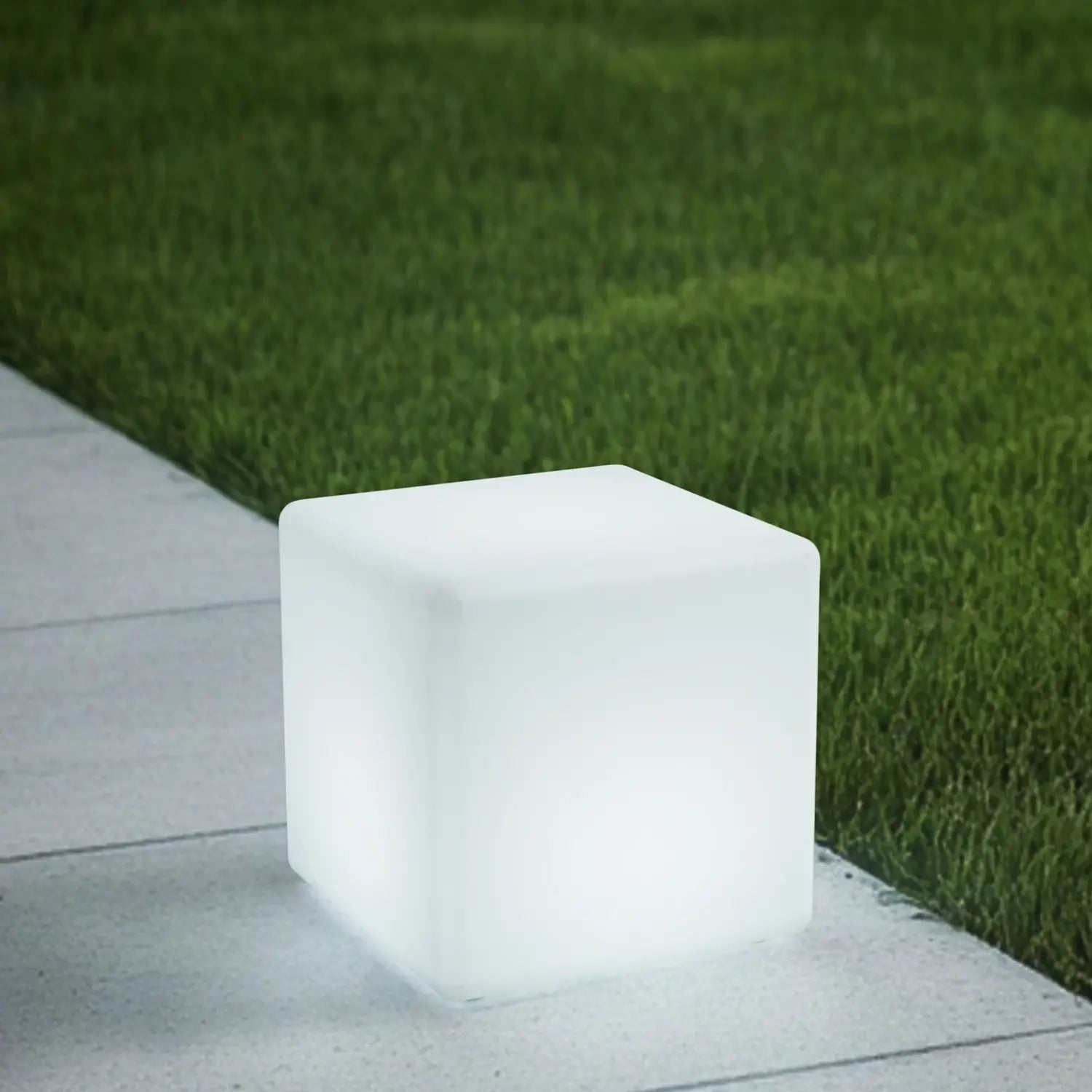 B-Ware Lindby Außenleuchte Gartenlampe Akku Led Rgb Kunststoff Würfel Weiß Matt - 4251911798036