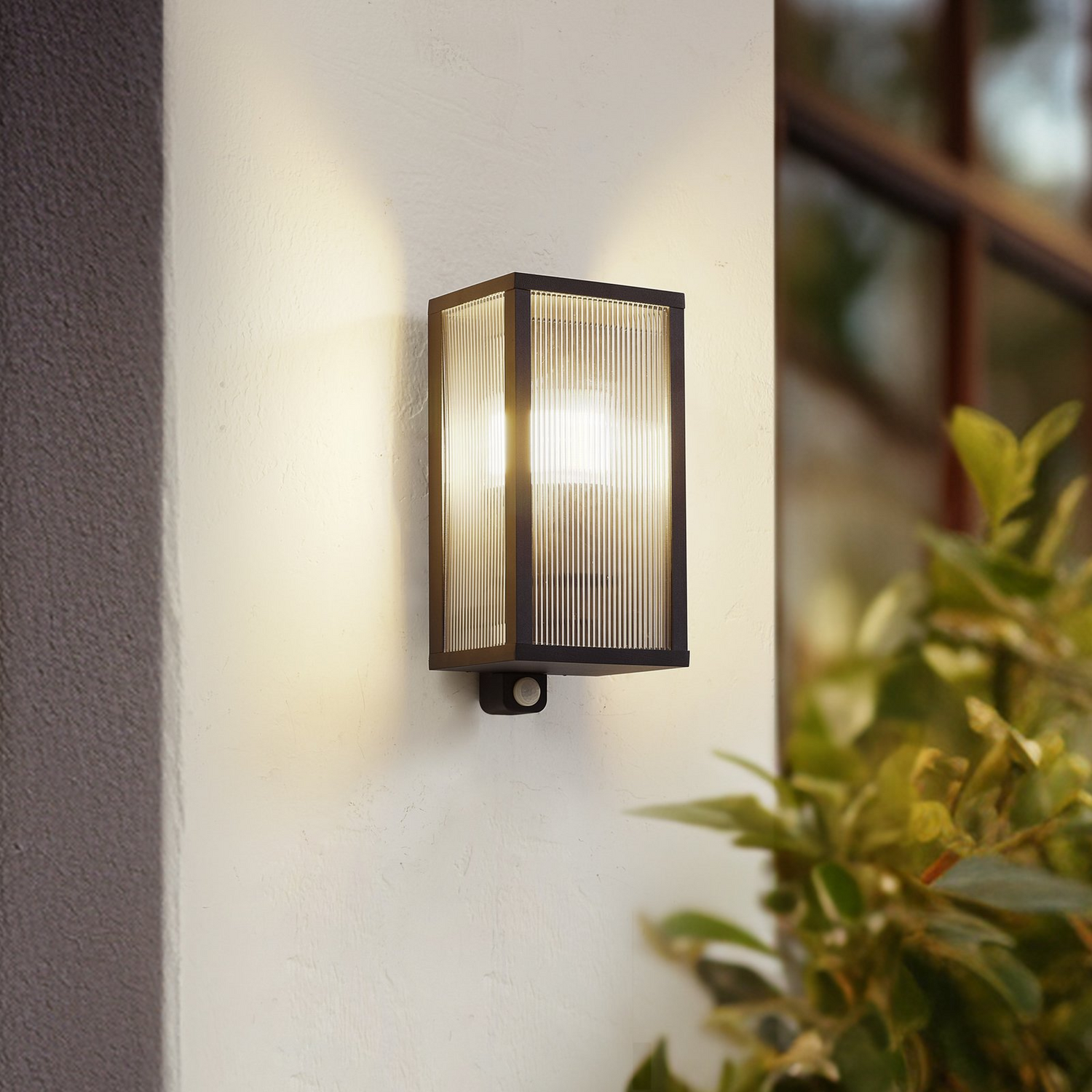 B-Ware Lindby Außenwandlampe Wandlicht Peldar Sensor Schwarz E27 Ip44 Siehe Text - 4251911798623