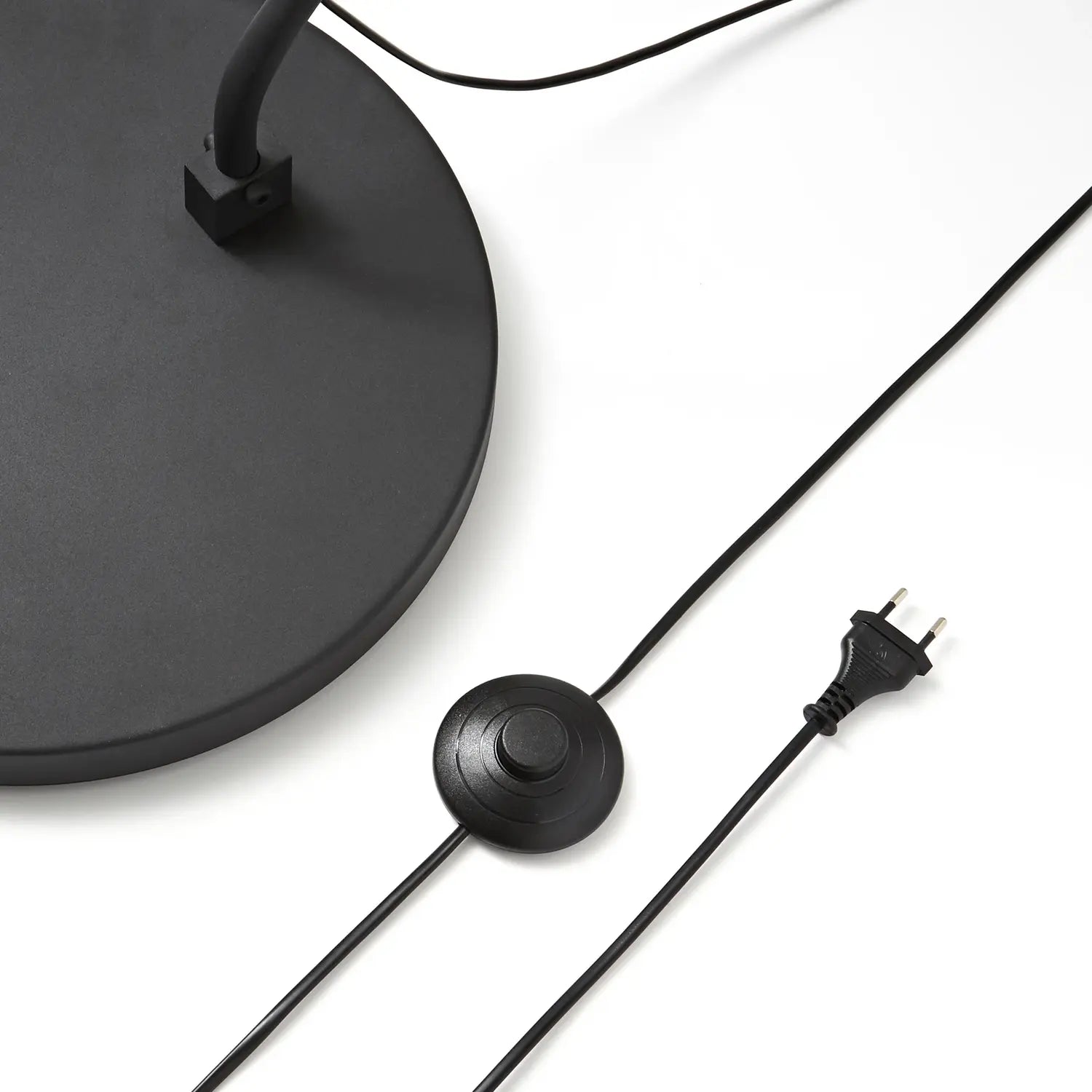 B-Ware Lindby Stehleuchte Bogenlampe Jonera Wohnzimmerlampe Metall Schwarz 2 Stück - 4251096529845