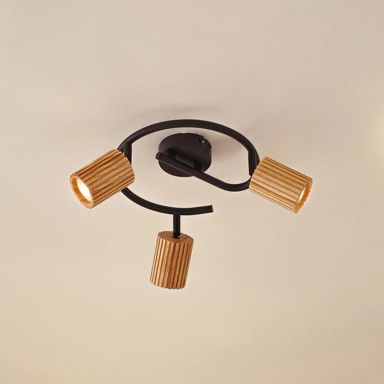 B-Ware Lindby Deckenstrahler Spot Strahler Holz Schwarz Eisen Stralino 3 Flammig Gu10 - 4255830903809
