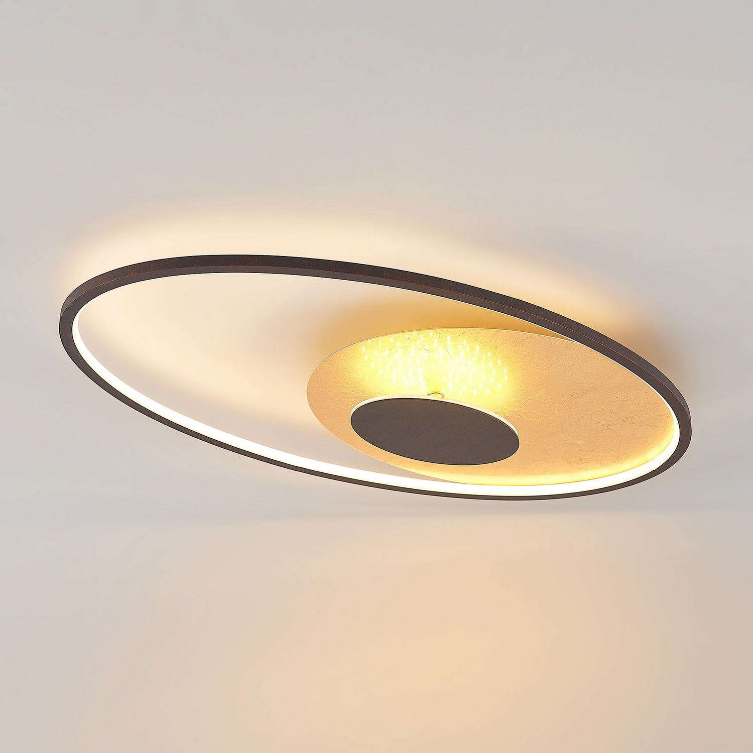 Plafonnier LED Lindby Feival de catégorie B, luminaire, 73 x 43 cm O750 