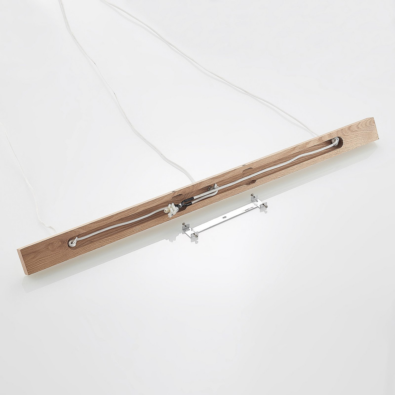 Suspension/plafonnier Lindby de catégorie B/applique Imarin, 3 lumières, textile blanc, 100 cm