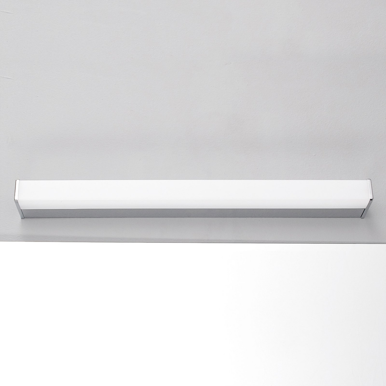 Lampe de salle de bain LED Lindby de catégorie B, lampe de salle de bain, éclairage de miroir, lampe carrée Philippa, 58,8 cm