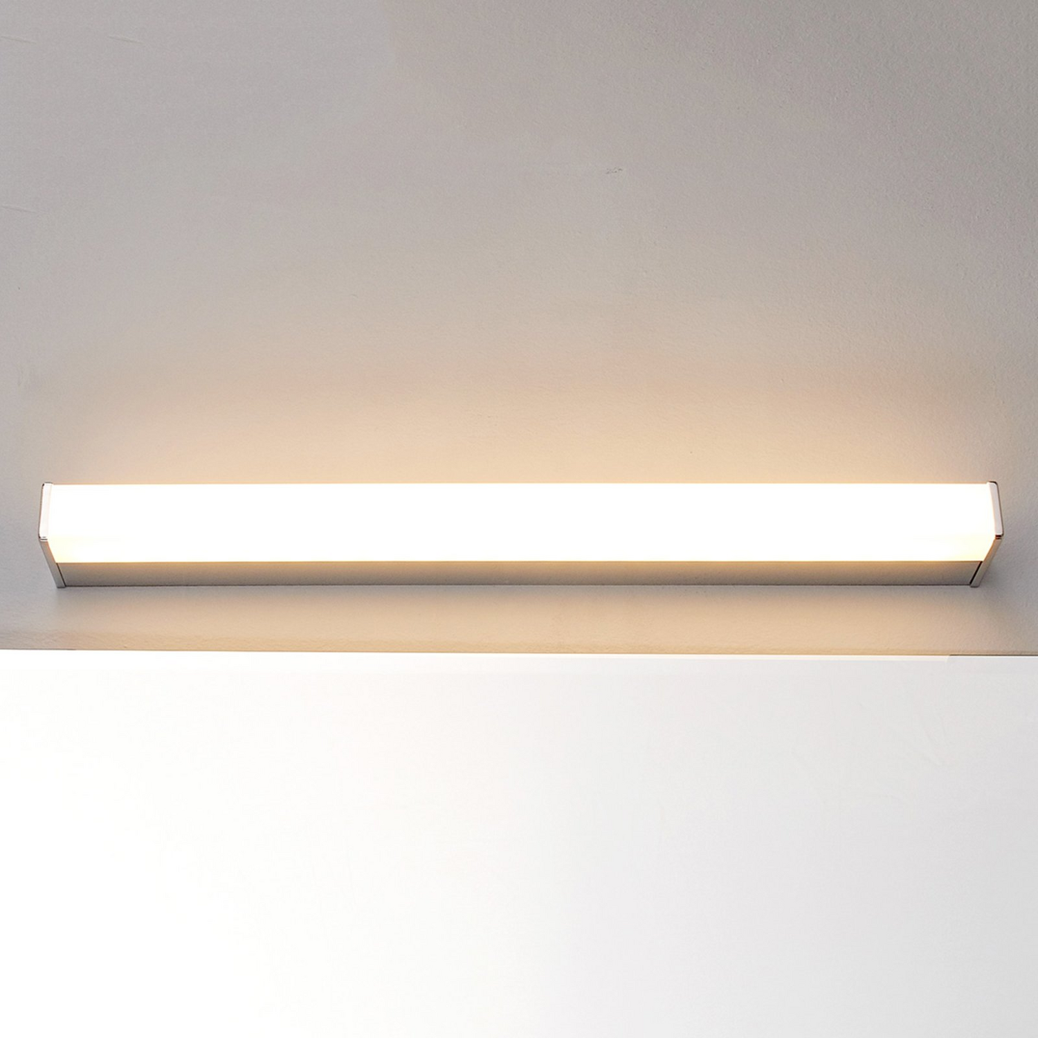 Lampe de salle de bain LED Lindby de catégorie B, lampe de salle de bain, éclairage de miroir, lampe carrée Philippa, 58,8 cm