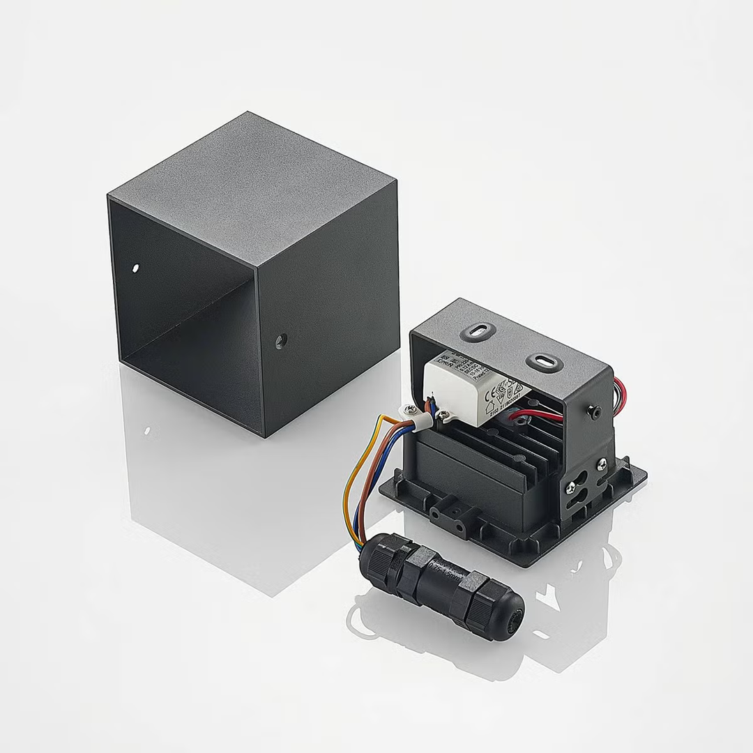 Lindby Eveta Led Deckenlampe Deckenlampe Deko Deckenlicht Für Außen Eckig B-Ware - 4251911706017