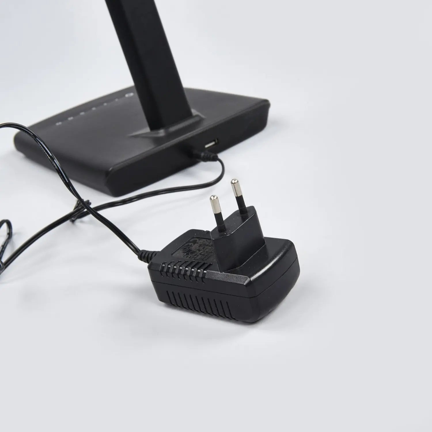 B-Ware Lindby Kuno Led Schreibtischleuchte Schreibtischlampe Tischleuchte Usb Anschl995 - 4251096529548