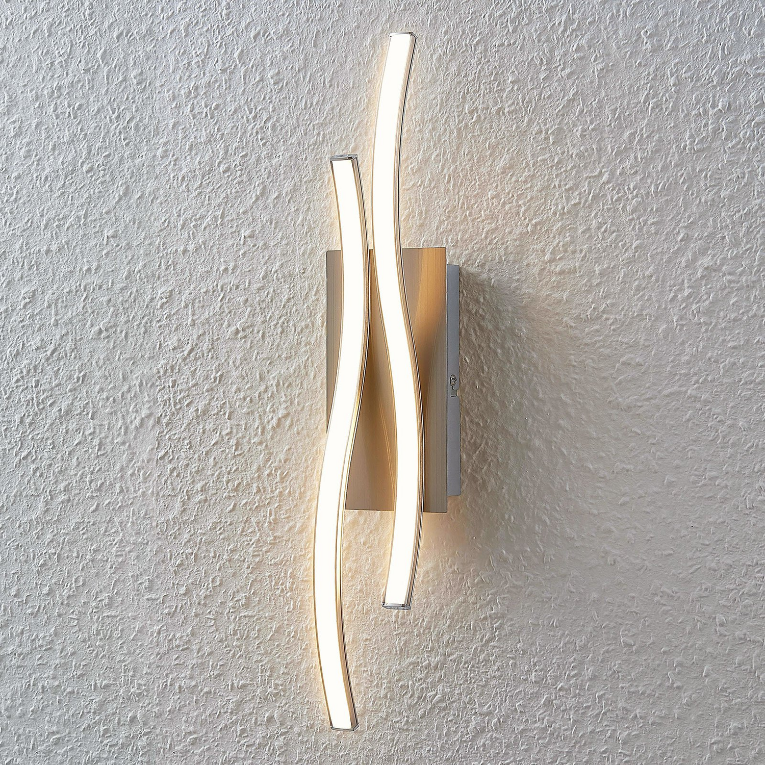 Applique murale LED Lindby Safia de qualité B, en forme de vague, en aluminium 675