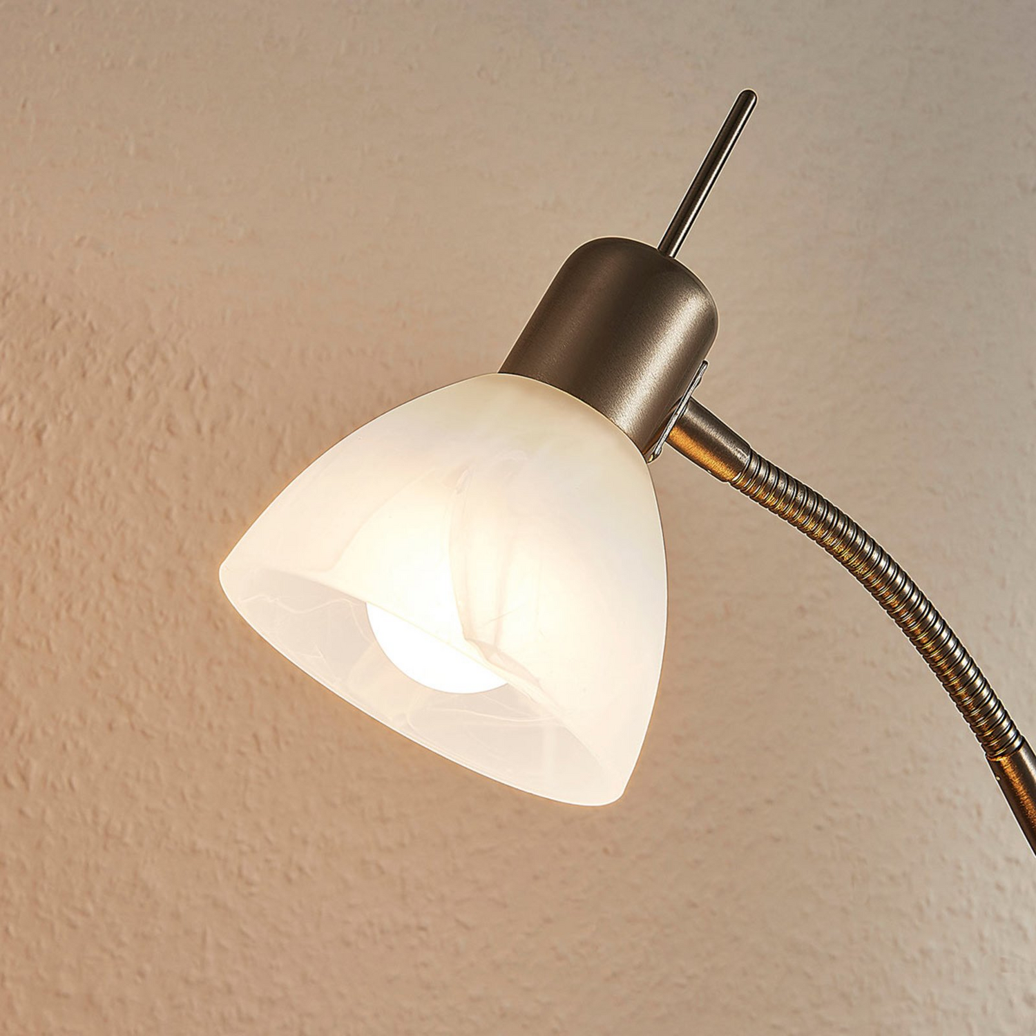 B-Ware Lindby Led Stehleuchte Gwendolin Standleuchte Stehlampe Wohnzimmerleuchte E14157