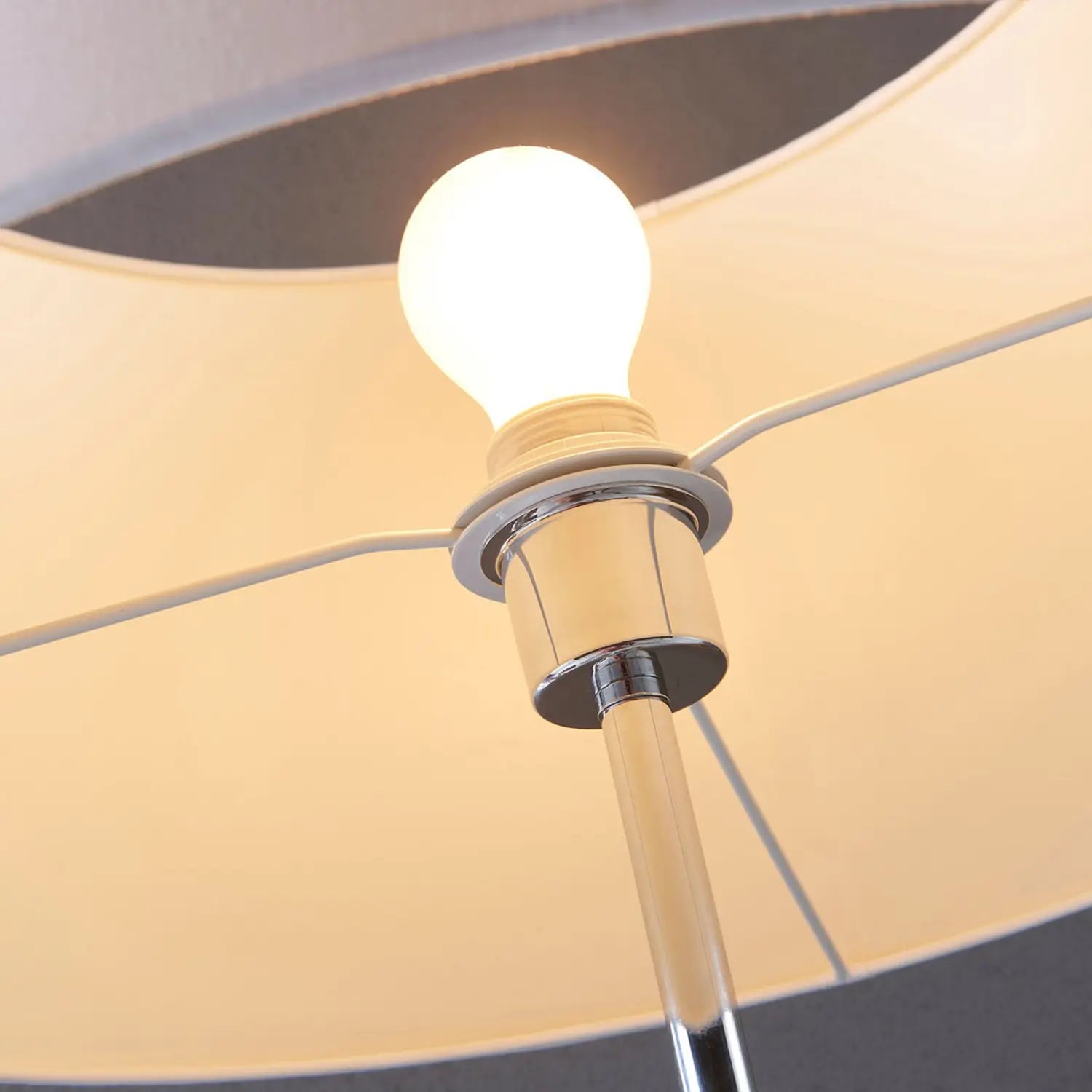 B-Ware Lindby Stehlampe Katie Mit Dreibeinigem Holzgestell Stehleuchte Lampe Leuchte - 4251096525014