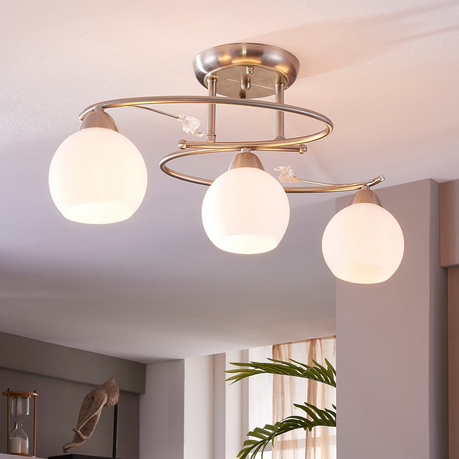 Lampe de plafond Lindby Svean de qualité B, luminaire de salon, lampe en verre 221 