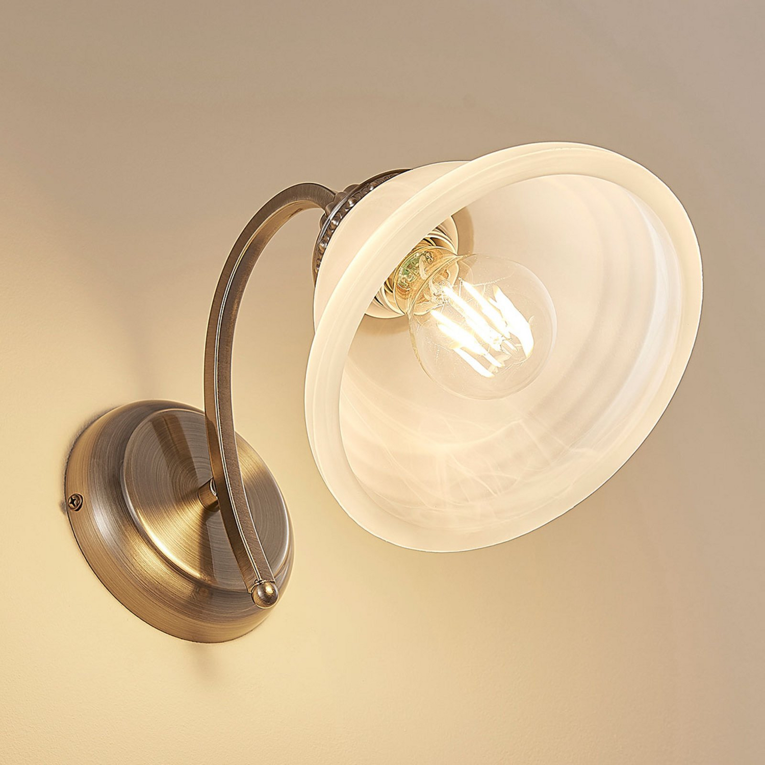 B-Ware Lindby Gebogene Wandleuchte Mialina Wandleuchte E27 Messing Weiß Siehe Text/Foto - 4251096507515