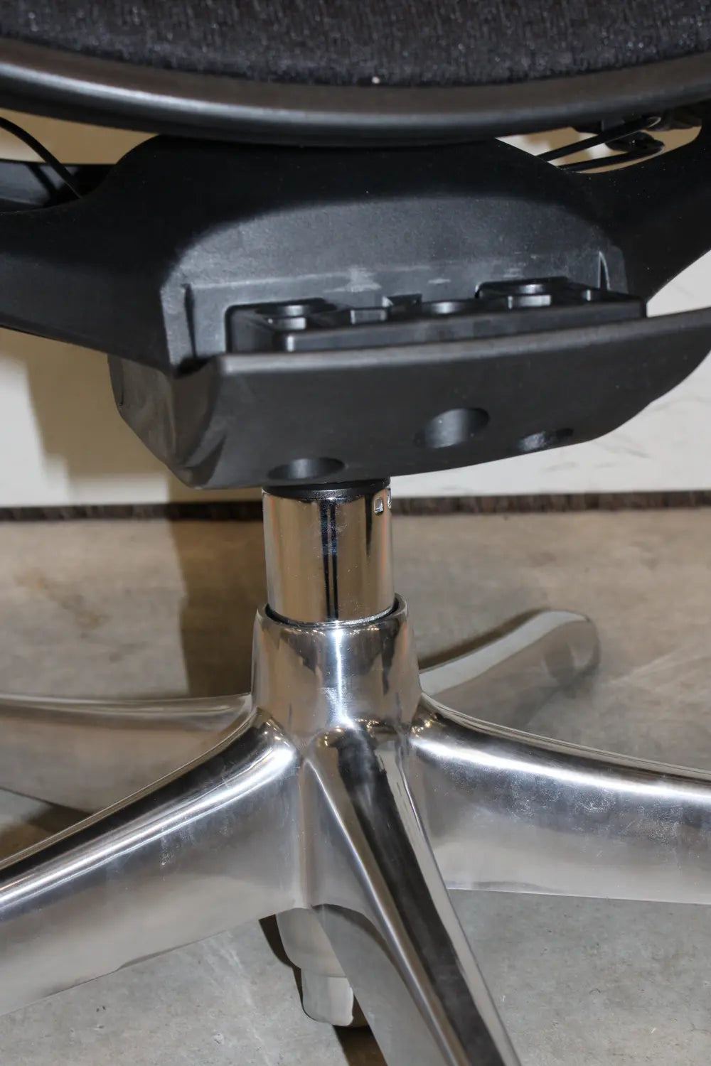 C-Ware Liucy Ergonomischer Bürostuhl Drehstuhl Schreibtischstuhl Black Siehe Text/Fotos - 8390164845602