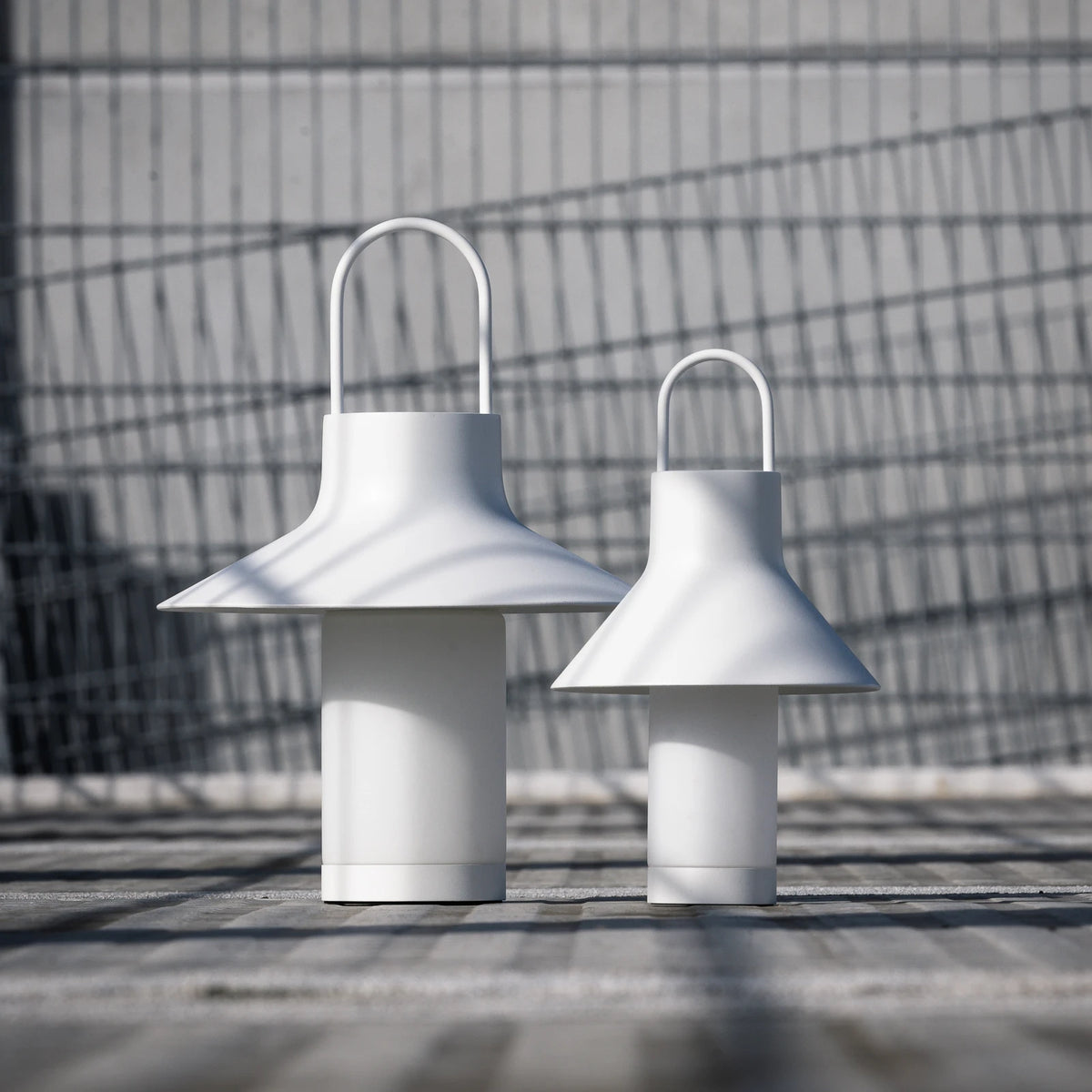 LOOM DESIGN Tischleuchte Akku Lampe LED Leuchte Weiß Shadow Small IP65 - 5712802225196