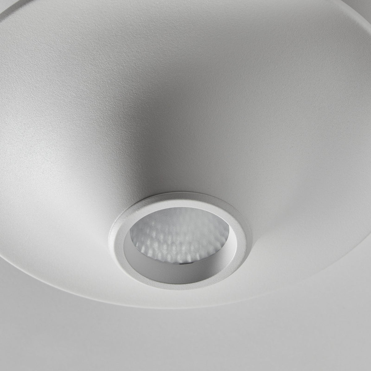 LOOM DESIGN Hängeleuchte Pendelleuchte LED Lampe Moja Aluminium Messing weiß - 5712802225158