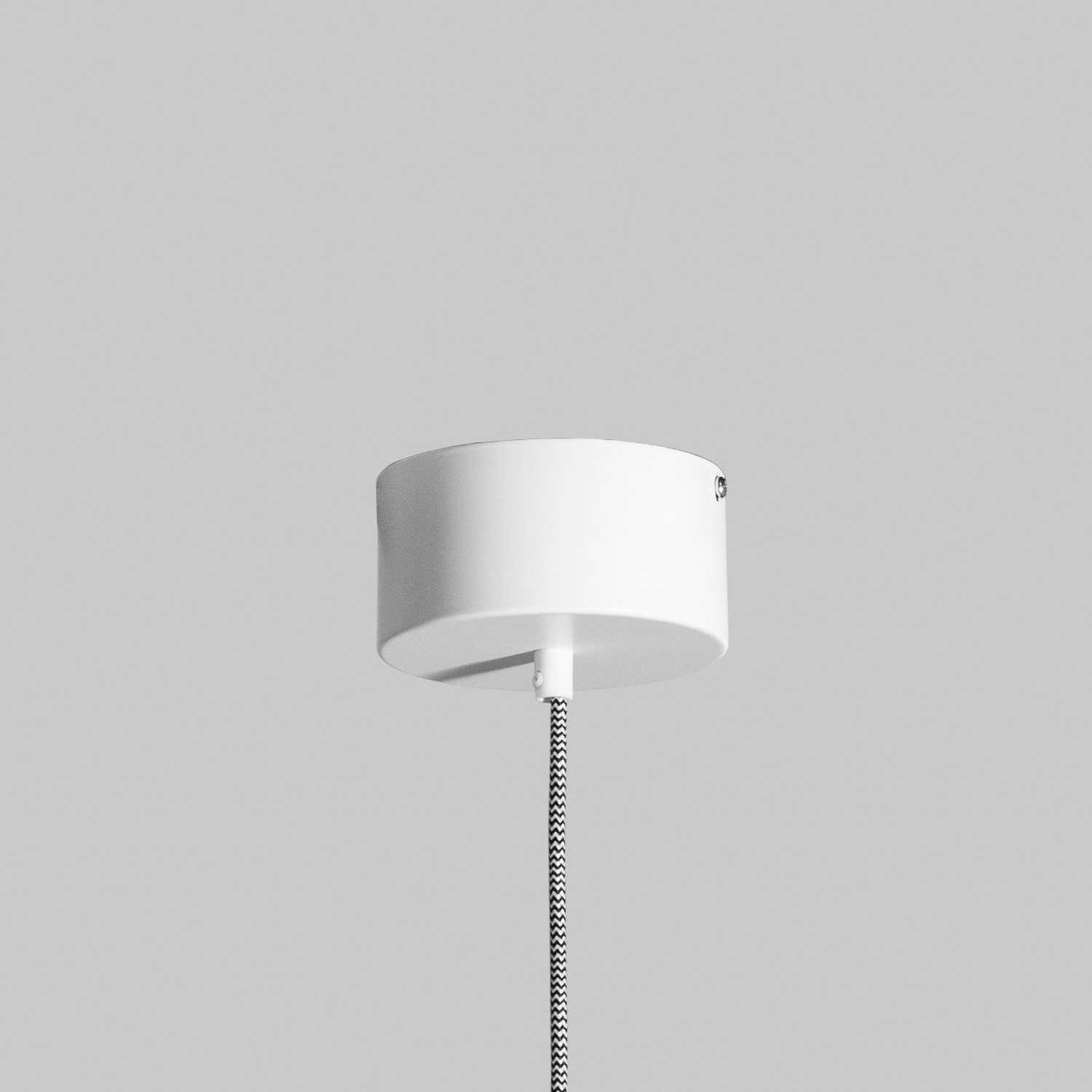 Lampe suspendue Luminex Funda marron et blanc ø 30 cm en acier, bois et verre (article de seconde main).
