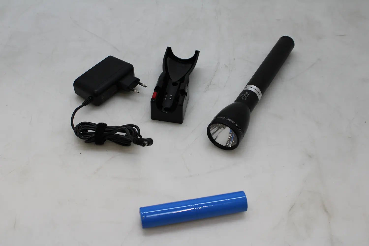 D-Ware Mag Lite Ml150 Lrx Taschenlampe Leuchte Led Schwarz Akku Ladestation Defektware - 38739850993