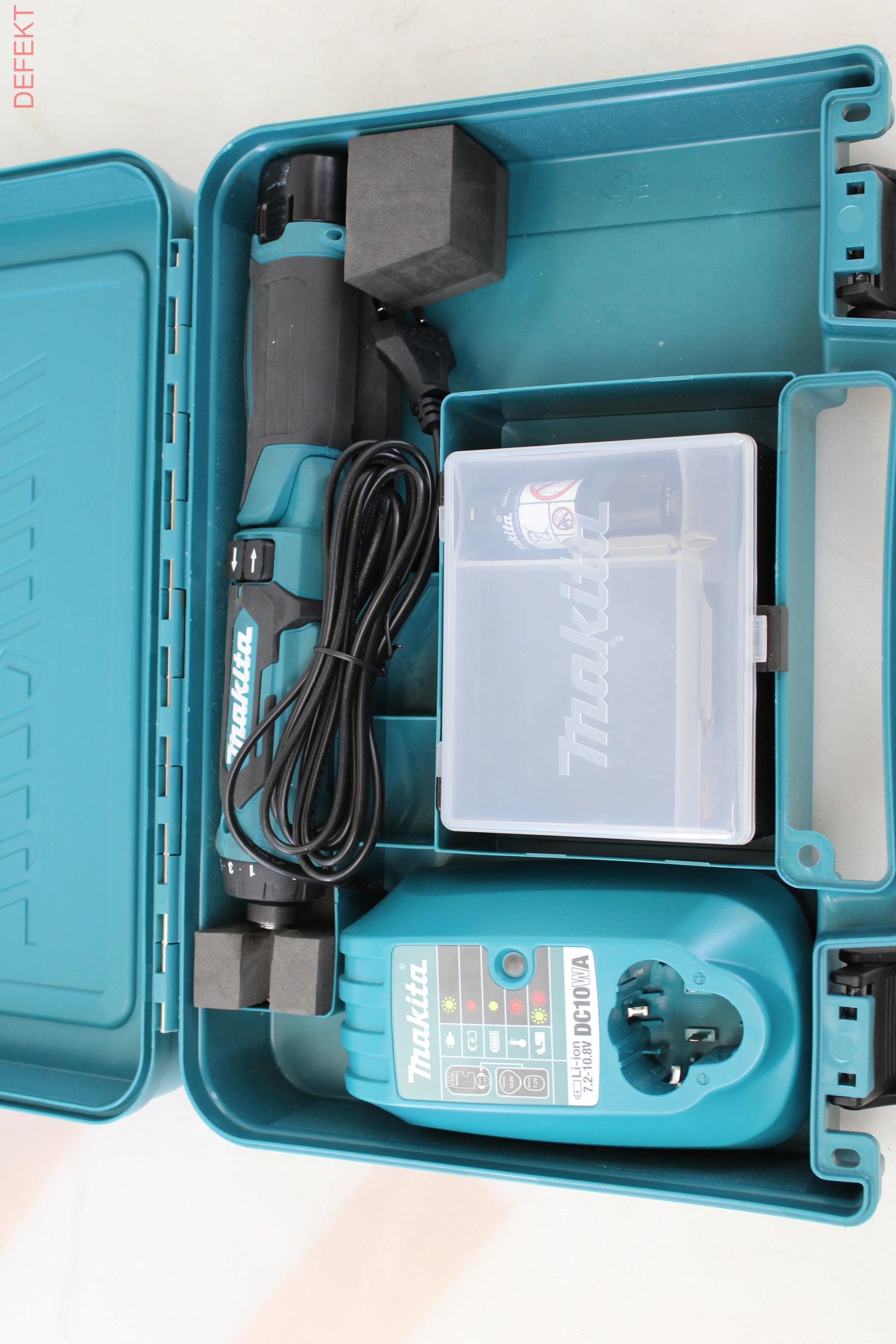 D-Ware Makita Df012 Dse Akku Knickschrauber Akkuschrauber 7.2 V 2. Akku Koffer Defektware - 88381838009