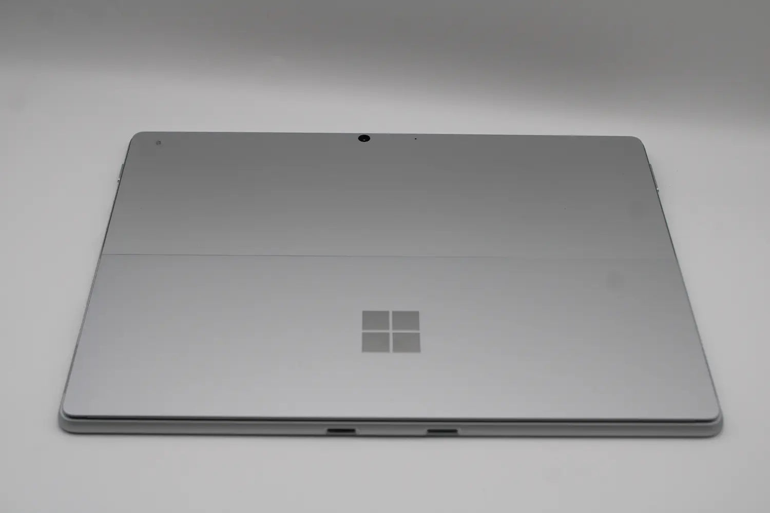D-Ware Microsoft Surface Tablet Pro 8 Platin Intel I5 8 Gb Ram 128 Gb Ssd 13 Zoll Defekt - 889842795165