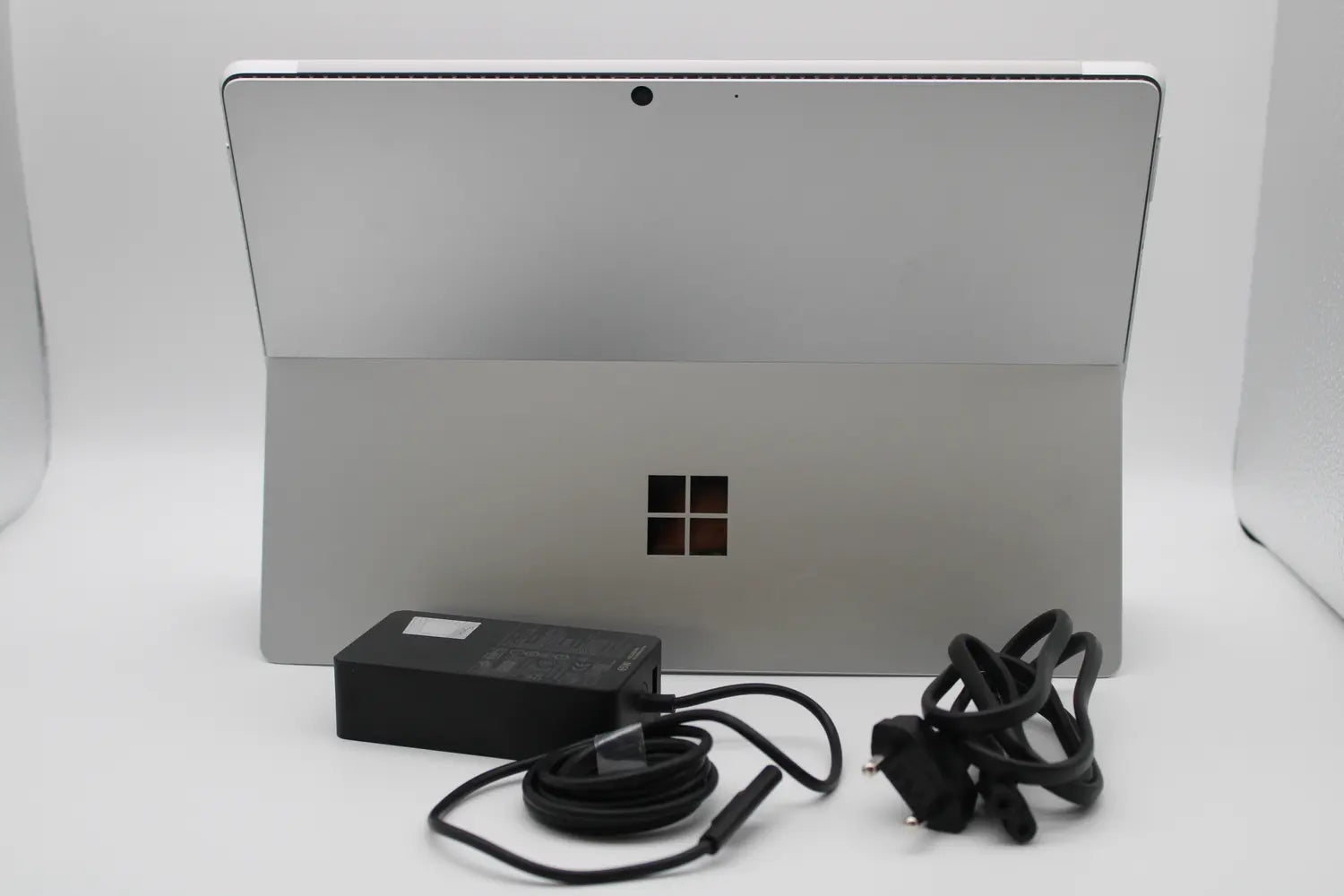 D-Ware Microsoft Surface Tablet Pro 8 Platin Intel I5 8 Gb Ram 128 Gb Ssd 13 Zoll Defekt - 889842795165