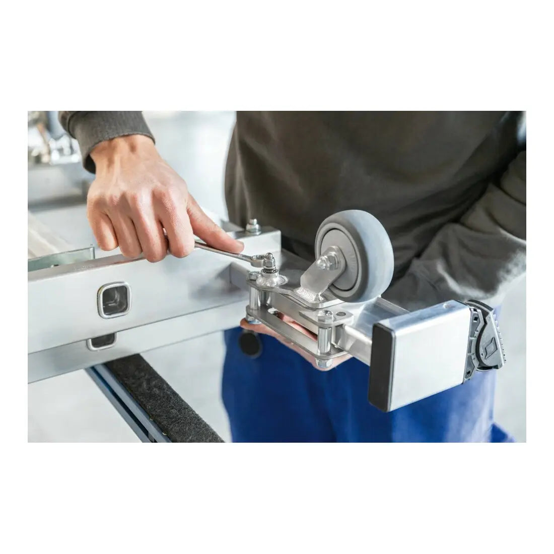 B-Ware Munk Nachrüstsatz Roll Bar Umrüstsatz Traverse Sprossenleiter Rollenmechanismus - 4031405196353