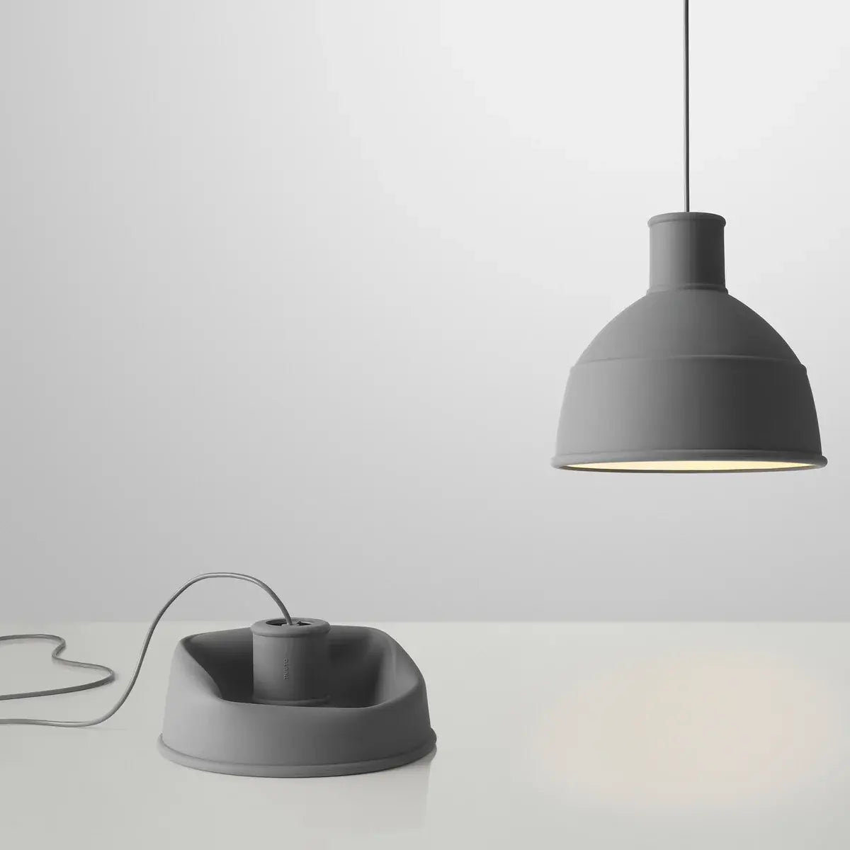 B-Ware Muuto Pendelleuchte Hängelampe Unfold Lampe Gummi Grau - 5710562142005
