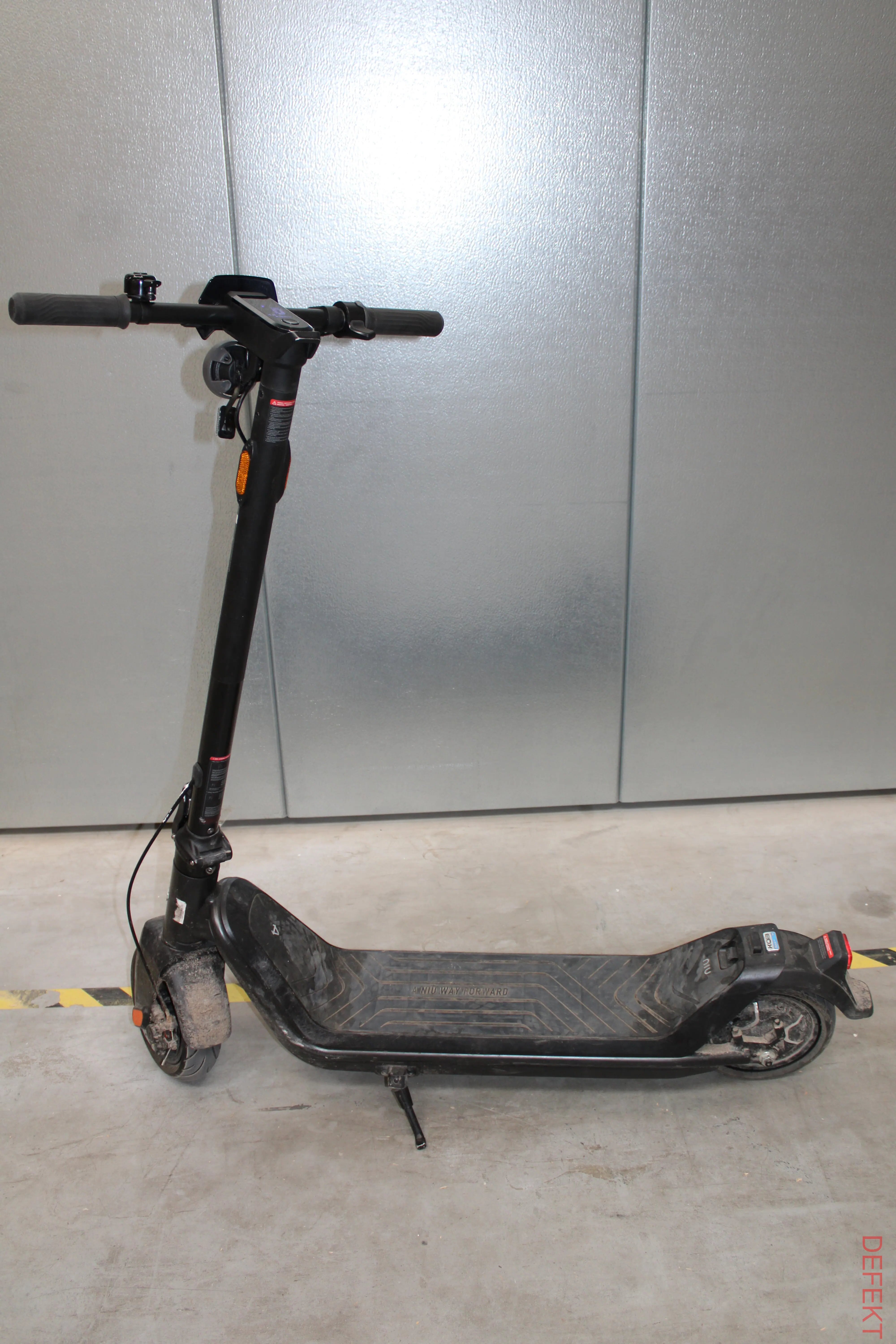 D-Ware Niu K Qi3 Sport E Scooter Li Ion Straßenzulassung Deutschland Scooter Defektware - 6972782764408