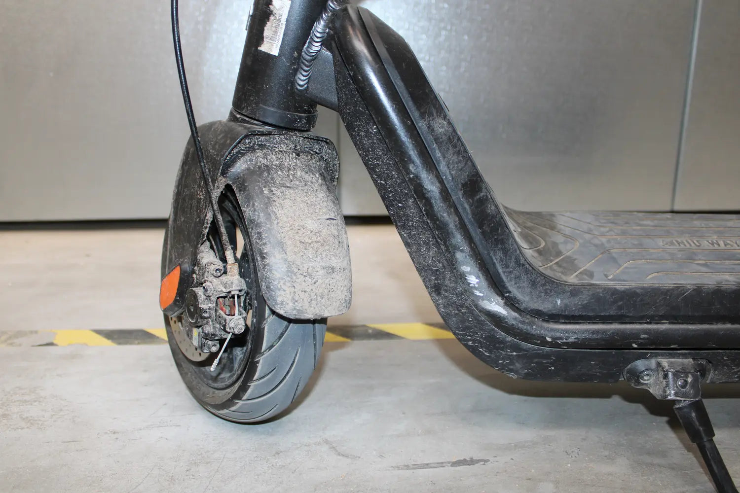 D-Ware Niu K Qi3 Sport E Scooter Li Ion Straßenzulassung Deutschland Scooter Defektware - 6972782764408