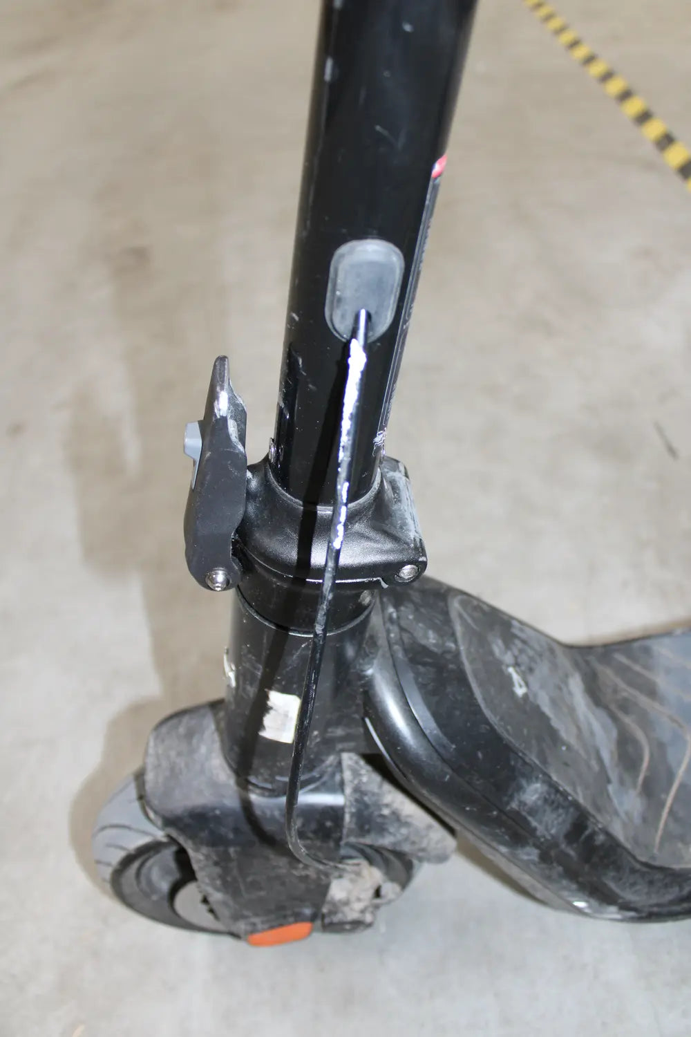 D-Ware Niu K Qi3 Sport E Scooter Li Ion Straßenzulassung Deutschland Scooter Defektware - 6972782764408