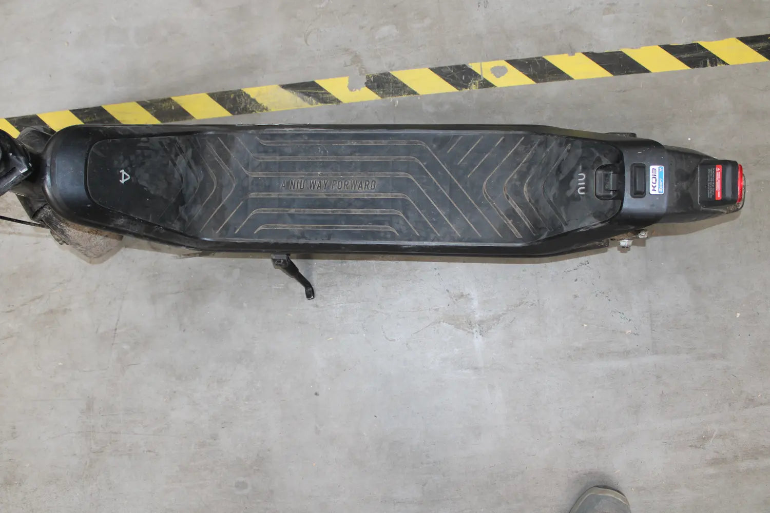 D-Ware Niu K Qi3 Sport E Scooter Li Ion Straßenzulassung Deutschland Scooter Defektware - 6972782764408