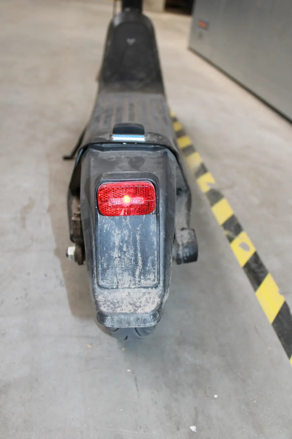 D-Ware Niu K Qi3 Sport E Scooter Li Ion Straßenzulassung Deutschland Scooter Defektware - 6972782764408