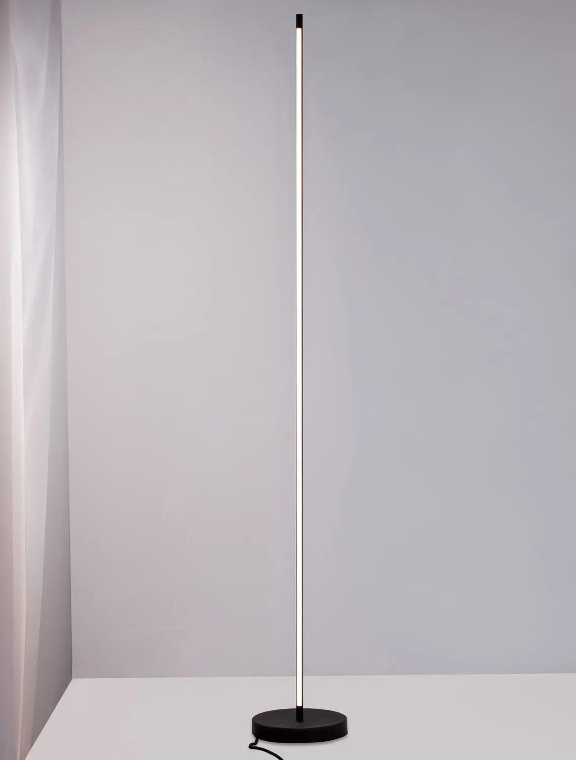 B-Ware Nova Luce Stehlampe Standleuchte Colby Led Schwarz Warmweiß Aluminium 150 Cm 18 W - 5212017431547
