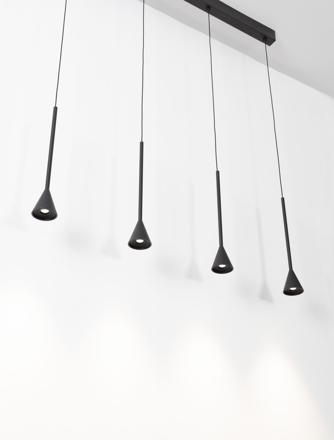 Nova Luce Pendelleuchte Hängeleuchte NET LED Schwarz Dimmbar 110cm SIEHE TEXT - 5212017445315