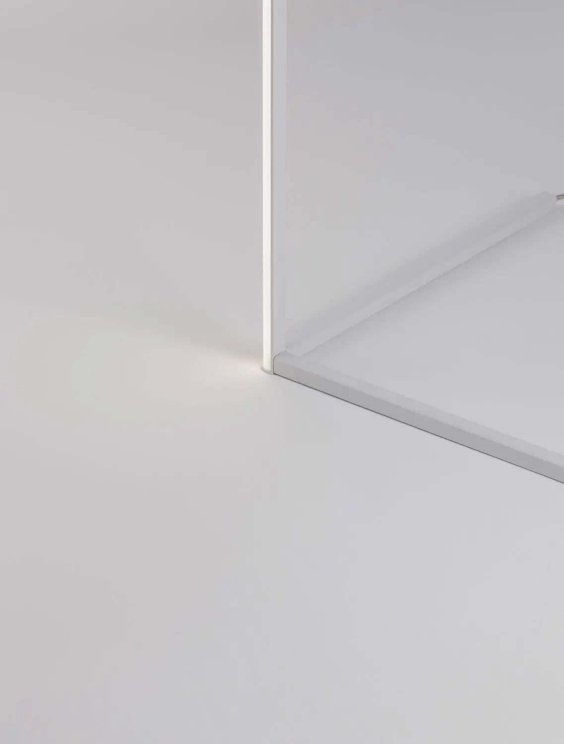 B-Ware Nova Luce Stehlampe Standleuchte Led V Line Weiß Warmweiß Dimmbar Wohnzimmer 18 W - 5212017433411
