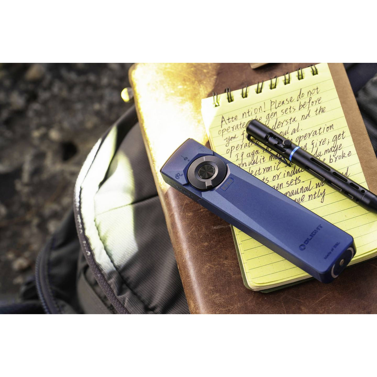 Olight Mini Taschenlampe Taschenlampe LED Arkfeld Ultra Navy Blue akkubetrieben - 6977261691664
