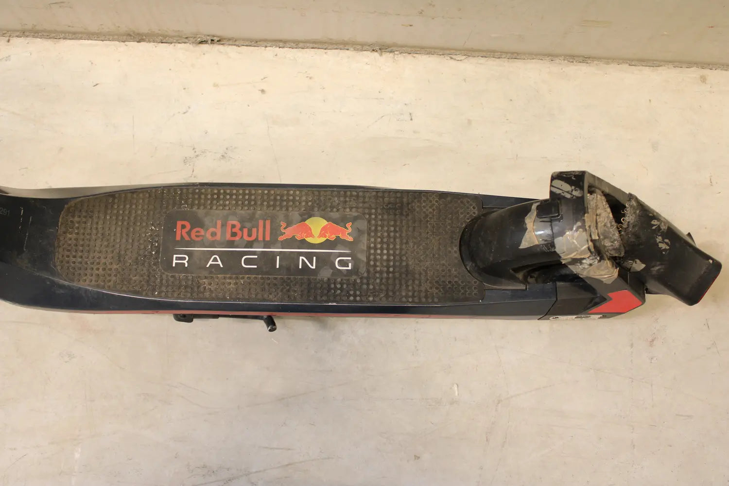 D-Ware Oracle Red Bull Racing E Scooter Roller Nine Rs 900 Rahmen 36 V Defektware - 4260186731358
