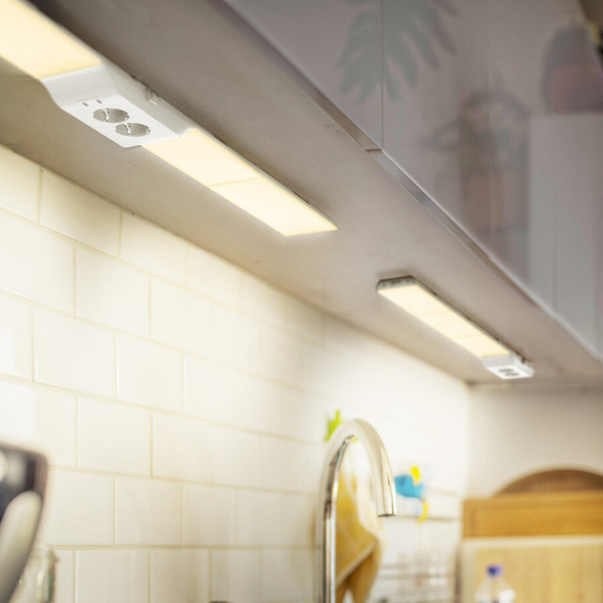 Osram LED-Unterbauleuchte Unterschrankleuchte Lampe Steckdosen weiß dimmbar USB - 4099854463273