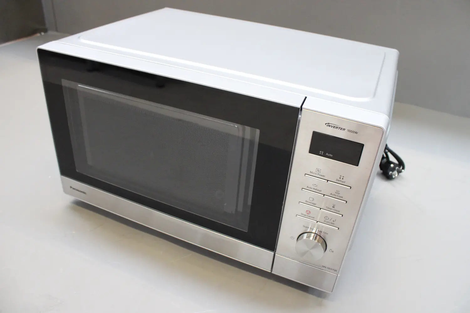 B-Ware Panasonic Nn Sd37 Qsepg Mikrowelle Inv.T. Küchenofen Mikrowelle 23 L Silber - 5025232969807