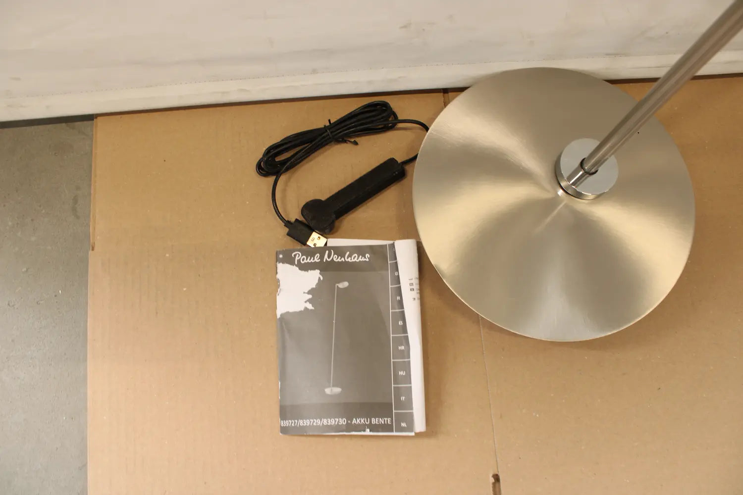 C-Ware Paul Neuhaus Stehleuchte Standlampe Led Akku Bente Akkuleuchte Siehe Text/Foto - 4012248397275