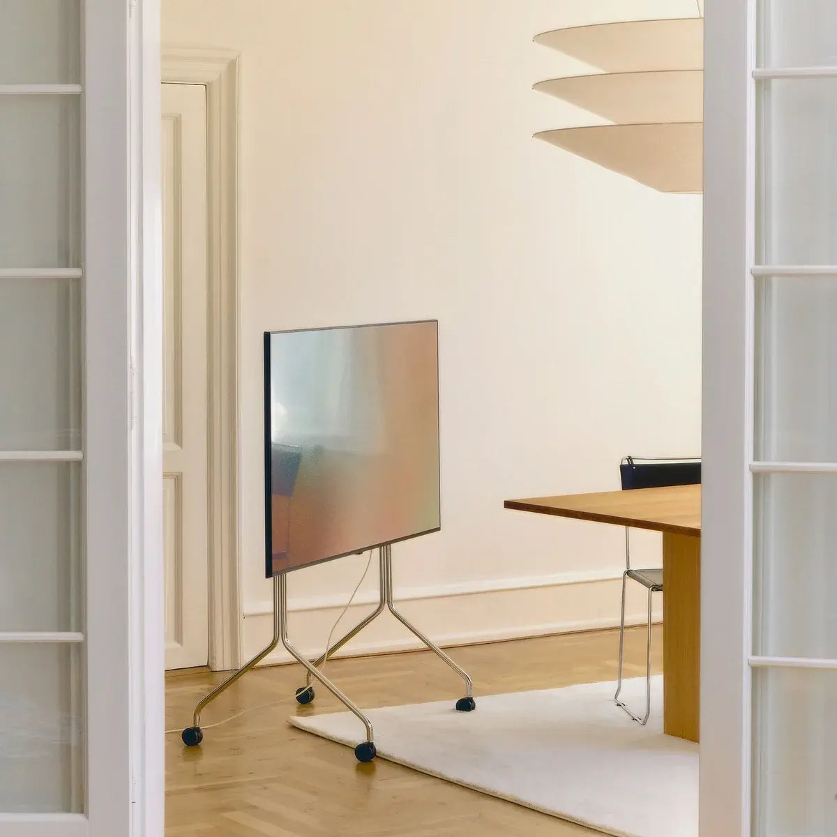 B-Ware Pedestal Tv Ständer Rollwagen Fernseher 70 Zoll Mobil Rollen Charcoal - 5740027301357