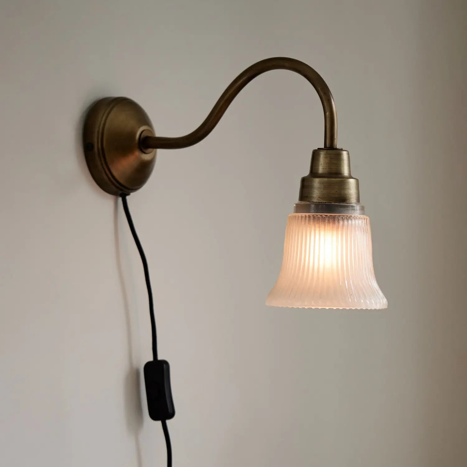 B-Ware Pr Home Wandleuchte Wandlampe Emmi Messing Patina Metall Glas Schalter Stecker - 7330976138463