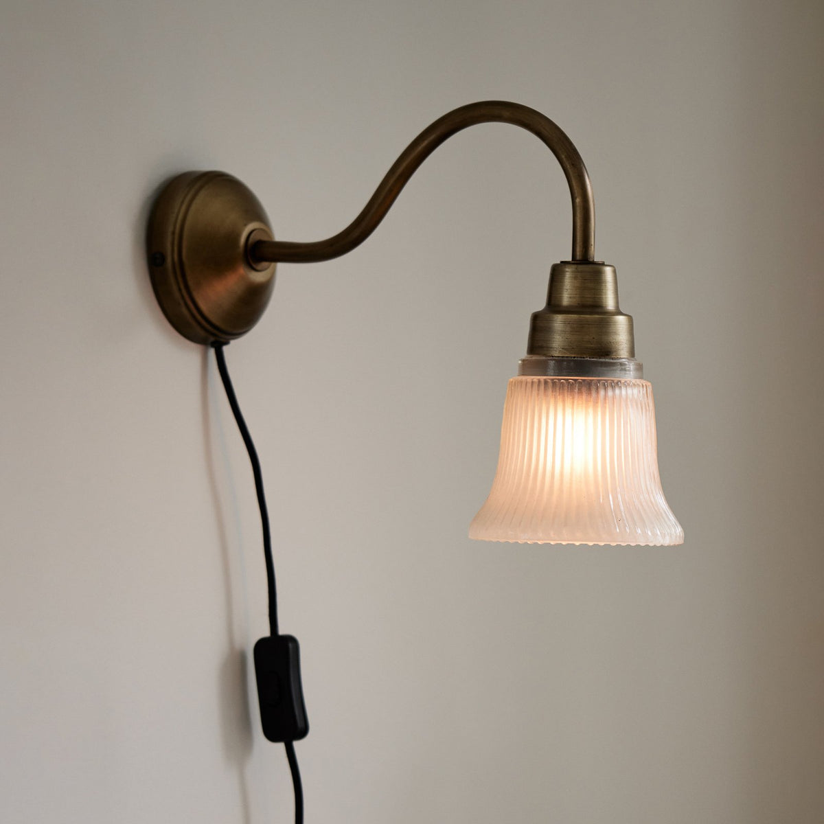 PR Home Wandleuchte Wandlampe Emmi messing patina Metall Glas Schalter Stecker - 7330976138463