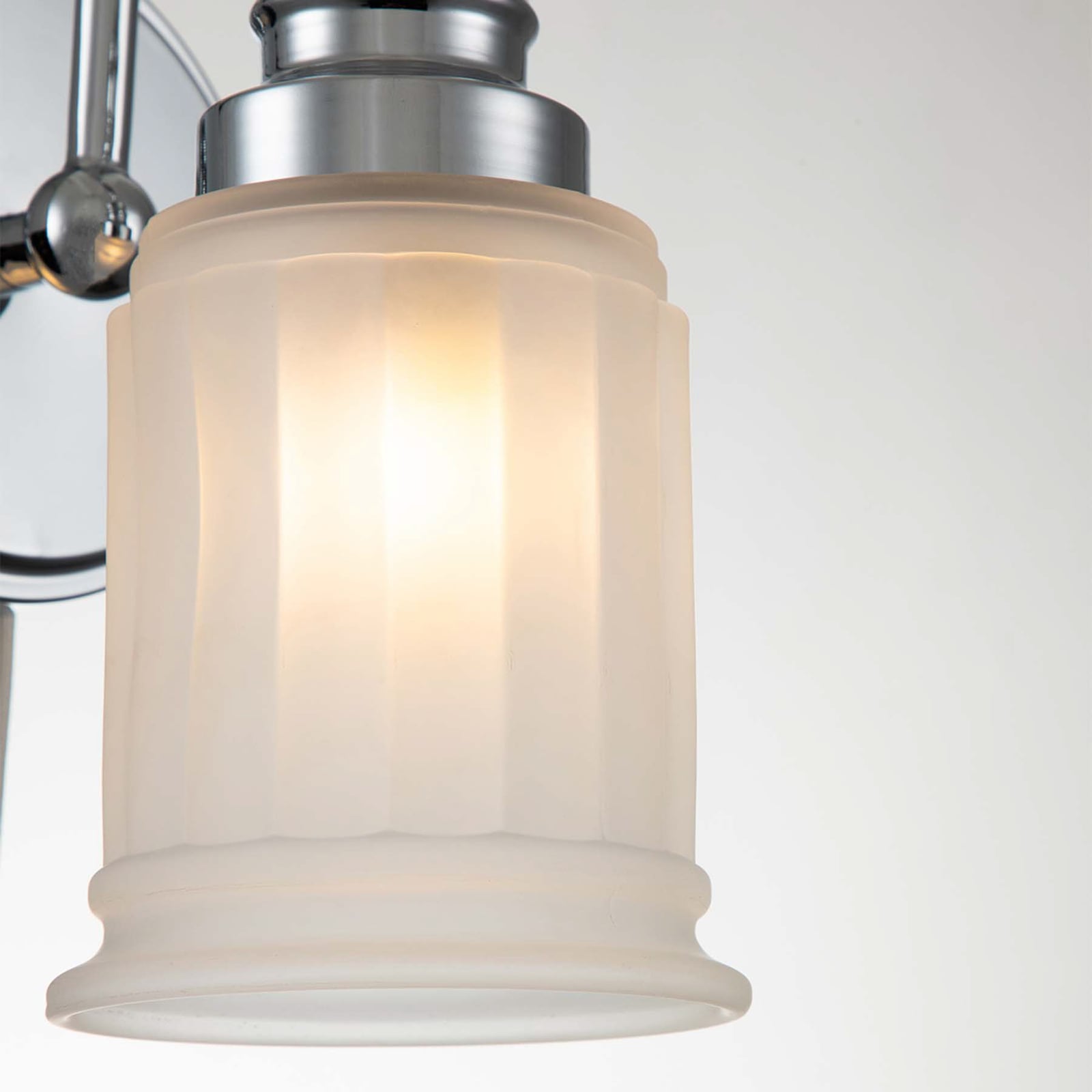 QUOIZEL Wandleuchte Wandlampe Swell chrom poliert Stahl Glas satiniert IP44 - 5024005596318