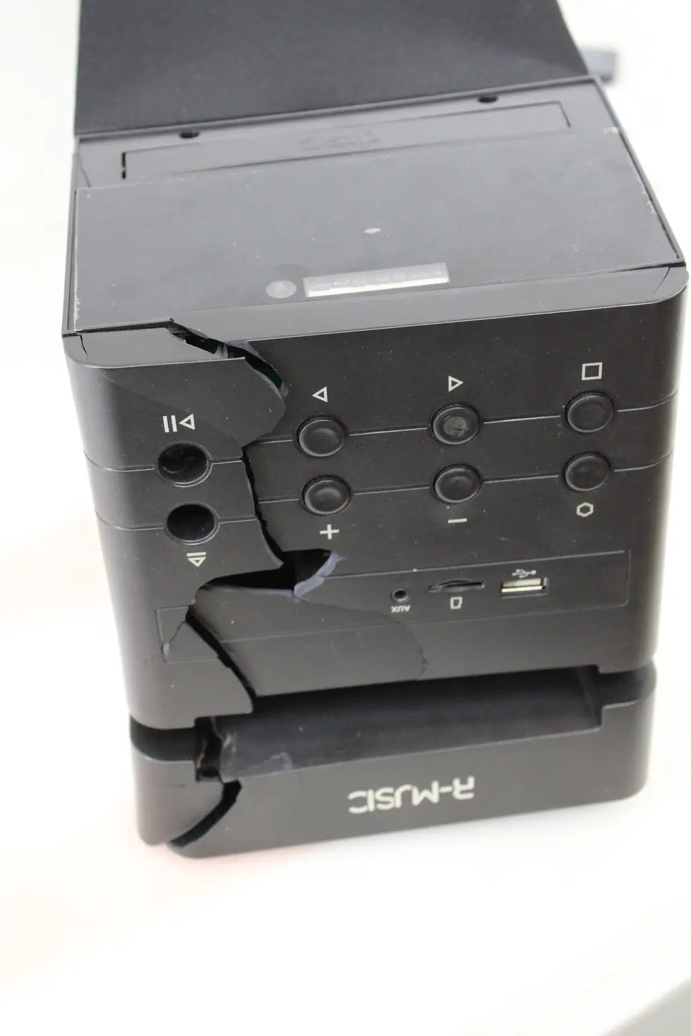 D-Ware R Music Cd Radio Cd Player Fm Bluetooth Usb Wma Fernbedienung Defektware - 3700527311401