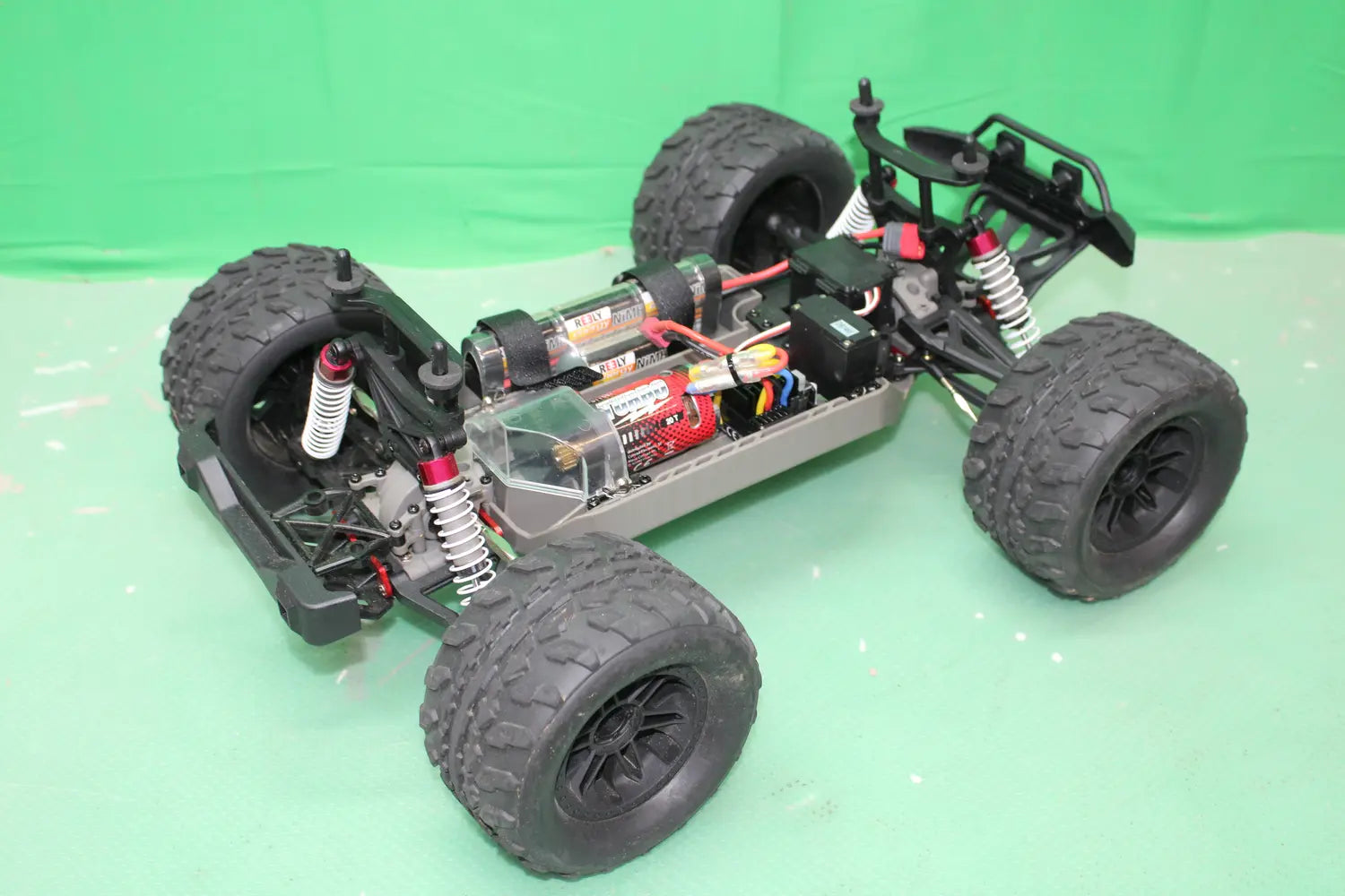 B-Ware Reely Rc Monstertruck Modellauto New2 1:10 Akku Ladegerät Truck Siehe Text/F889 - 4064161259666