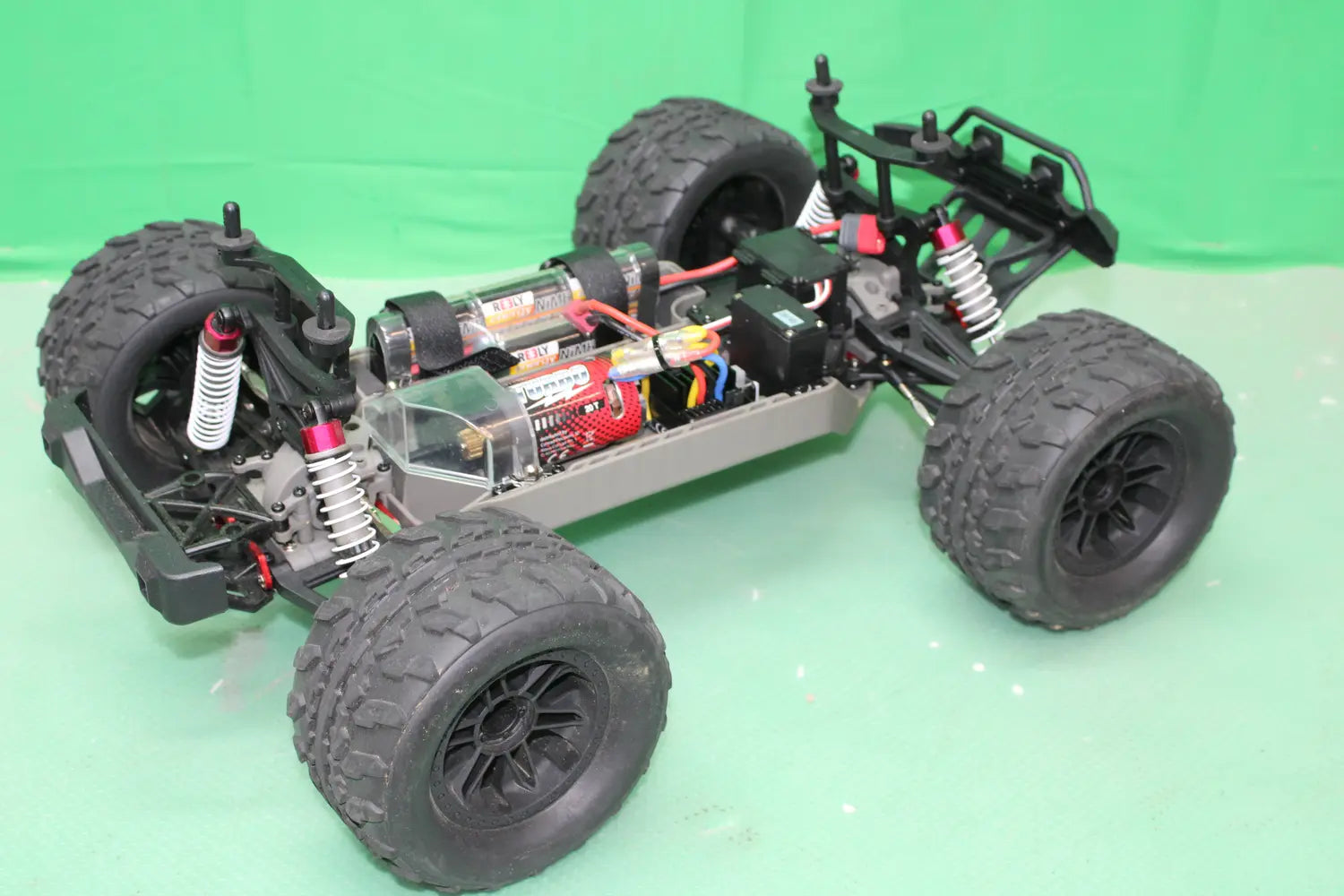 B-Ware Reely Rc Monstertruck Modellauto New2 1:10 Akku Ladegerät Truck Siehe Text/F889 - 4064161259666