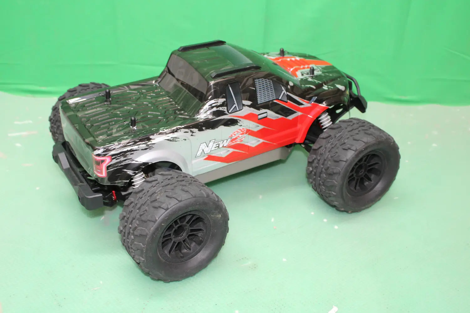 B-Ware Reely Rc Monstertruck Modellauto New2 1:10 Akku Ladegerät Truck Siehe Text/F889 - 4064161259666
