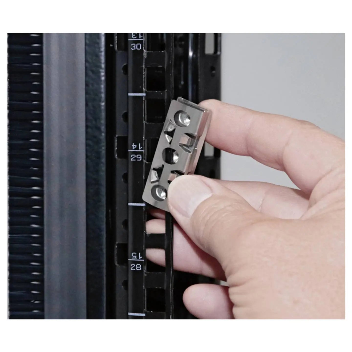 B-Ware Rittal Netzwerkschrank Befestigungsmaterial Montageset Rack 19" 1 He 24 Stück - 4028177802230