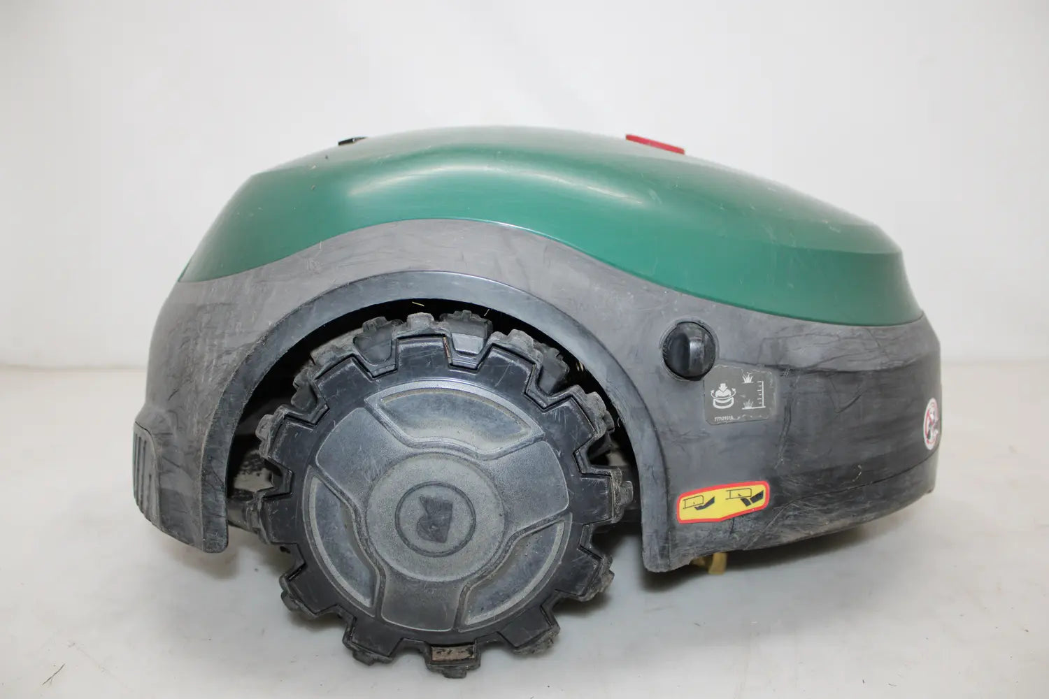 D-Ware Robomow Rt700 Mähroboter Geeignet Für Fläche 700 M² Gartengeräte Defektware - 4008423919974
